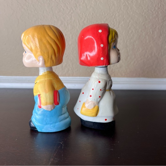 Vintage 1980’s Sophia-Ann Kissing Boy & Girl, Bobble Head, Valentine’s Day Gift - Picture 4 of 5